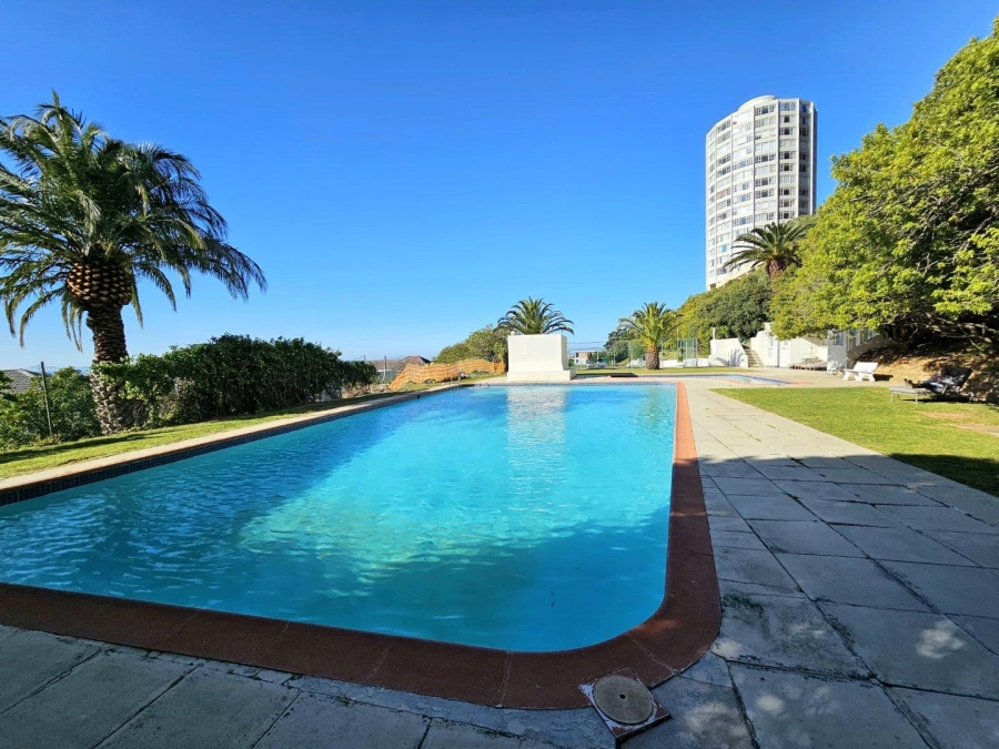 1 Bedroom Property for Sale in Vredehoek Western Cape